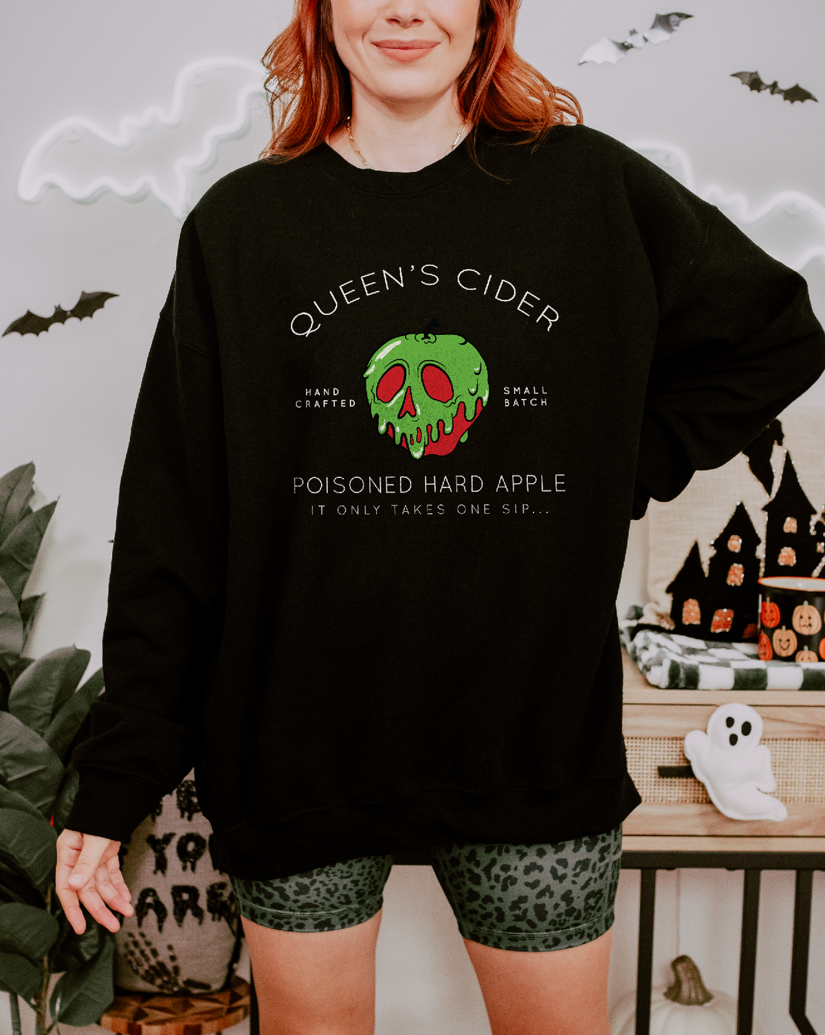 Queen’s Cider Gildan Unisex Heavy Blend™ Crewneck Sweatshirt